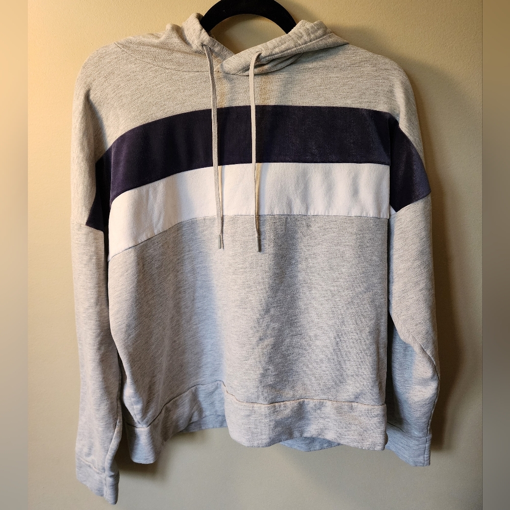 GAP Medium Crop Sweatshirt
